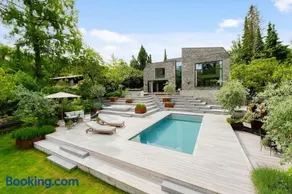 Architectural luxurious villa - Image 1
