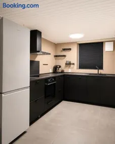 Quiet and charming studio apartment - Image 2