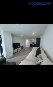 Medway Luxury Apartment - Image 5