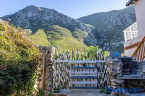 The Trailhouse - Betty's Bay - Image 1