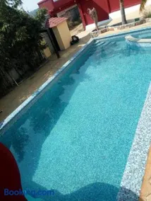 Casa vacacional en Tequesquitengo con alberca privada y vista al lago - Image 1