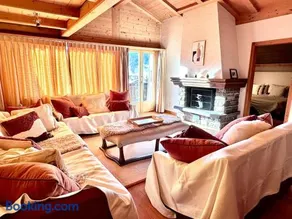 4-bedroom Chalet in the Heart of Gstaad - Image 1