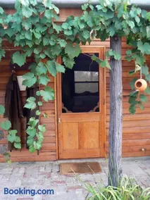 Candlebark Retreat - Image 4