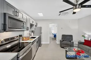 Park Shore Suites Unit 2 - Image 4