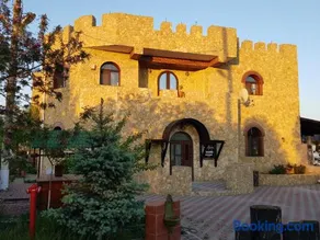 Royal Castle - Image 1