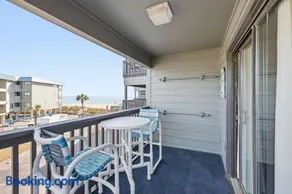 Shoreline Glimmer at Sea Cabin w Pool - Image 3