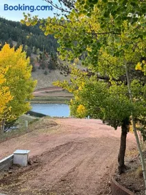 Beautiful Rocky Mountain Home with views on 1 acre - Image 5