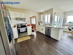 Ocean View Home Nanaimo - Image 3