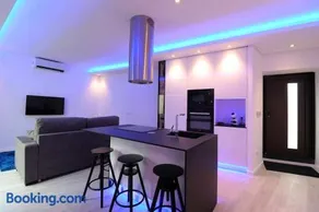 Dainty House - Image 3