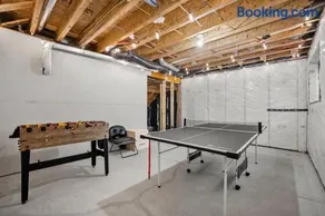 Single Detached Full House with Ping Pong King Bed and Garage - Image 5