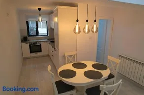Apartament Cosmi Ari - Image 1
