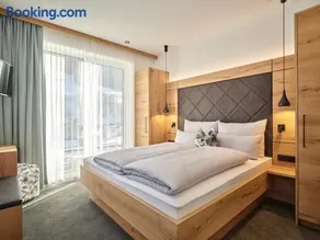 Sun Lodge - Image 3