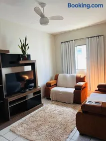 Apartamento amplo, no centro, aconchegante e completo - Image 1