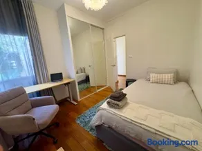 Stylish 2BR Apartment – Walk to Bondi Beach - Image 3