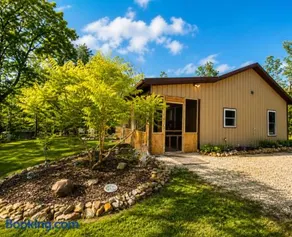 Deep Woods Cabin 2BD 1BA Grill, Firepit, Private Forest, Pet Friendly 4PP - Image 4