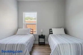 Stockyards Downtown Fort Worth Dickies Arena TCU Sleeps 16 - Image 5