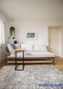 Apartment overlooking Stuttgart - Image 2
