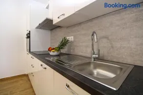 House Liznjan 2249 - Image 3