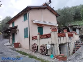 casa con vista e piscina nelle colline della Versilia - Image 2