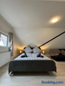 Feel like Home 5 - Image 1