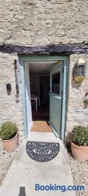 Characterful Cotswold cottage - Image 2