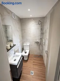 Esperas Apartments - Image 4