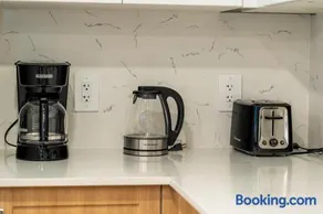 Prime Location Modern 2BR Kitchener - Image 3