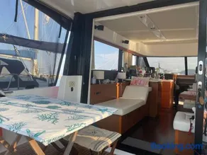luxueux bateau à quai - Image 1