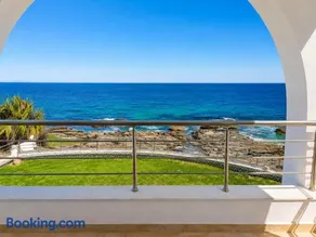 Seaside Mediterranean Home - Image 3