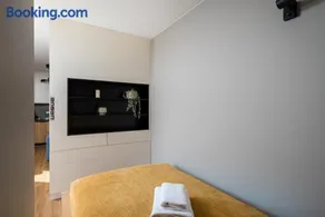 Ursus Deluxe Apartment by BookingHost - Image 2