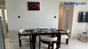 Luxury 3 bedroom condo with a spectacular balcony view - Image 2