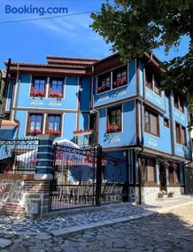 Pulpudeva Family Hotel - Image 3