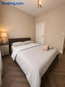 Executive Studio Apartment - Image 5