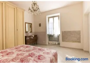 Historical Apartments By Seaside - Image 4