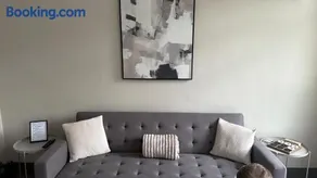 Entire home, perfect for staying with friends and family - Image 3
