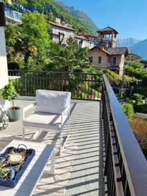 Penthouse with Stunning Lake View - Image 3