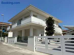 white B&B - Image 1