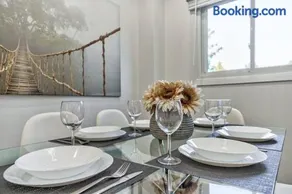 4BR Scarborough Gem, Freshly Renovated, 7 Car Parking - Image 2