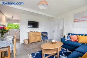 328 Norton Park, Dartmouth - Image 4