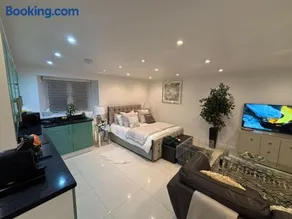 Beautiful One Bed Studio Flat - Dog Friendly - Image 3