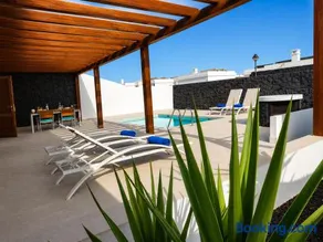 Happy Villa - Piscina y Amplia Terraza Soleada - Image 2