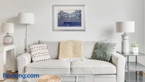 Landing - Modern Apartment with Amazing Amenities (ID3010) - Image 3