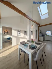 3 Bedroom-Apartment with 1,5 Bathrooms - Image 1
