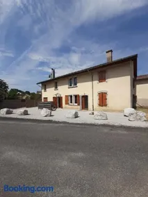 Studio dans bâtisse typique du Jura - Image 1