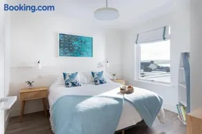 17 Slipway - Image 4
