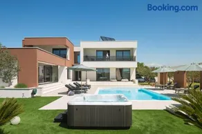 Beautiful Villa Scallop - Image 3