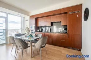 Cozy 1 BR & Den Condo in North York Free Parking - Image 4