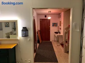 Cozy private caravan on our lawn - Image 2