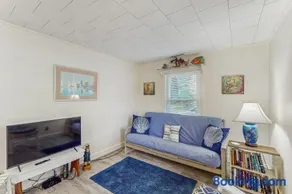 SH06 Coastal Cottage - Image 3