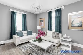 Elegant 1BR Workspace Near Parks and Summit Lake - Image 3